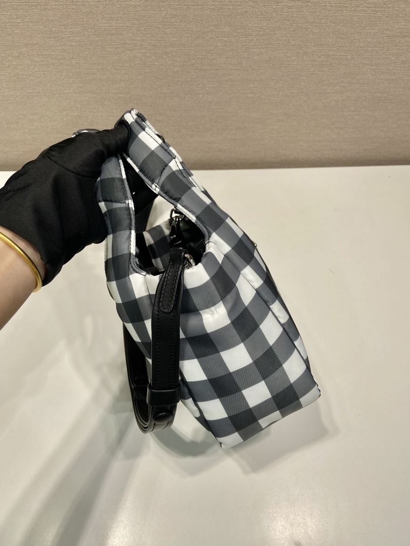 Pra*a tote bags